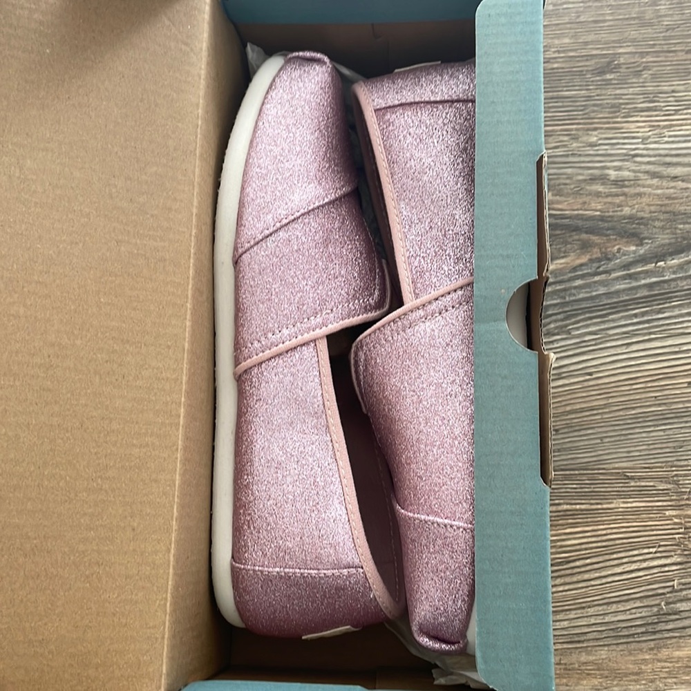 Toms